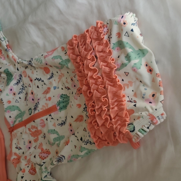 Adorable Rufflebutts Rashguard - Picture 6 of 10